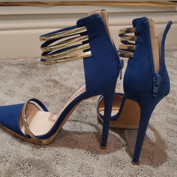 Pumps - Picture 4 of 7